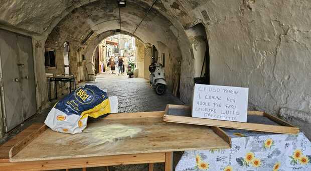 https://statics.cedscdn.it/photos/MED/2025/05/20/8847632_20115748_bari_orecchiette_lutto_pastaie_multe_cosa_cambia.jpg