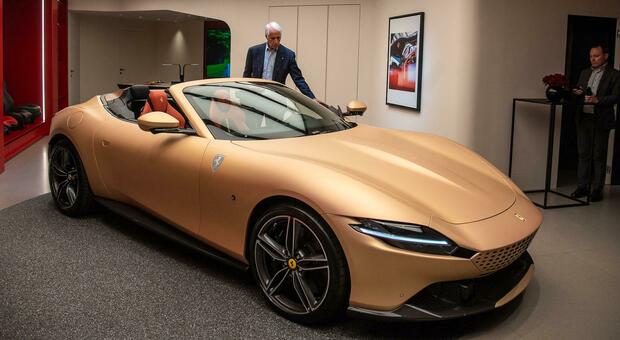 Giovanni Malagò nel nuovo showroom Samocar a Roma
