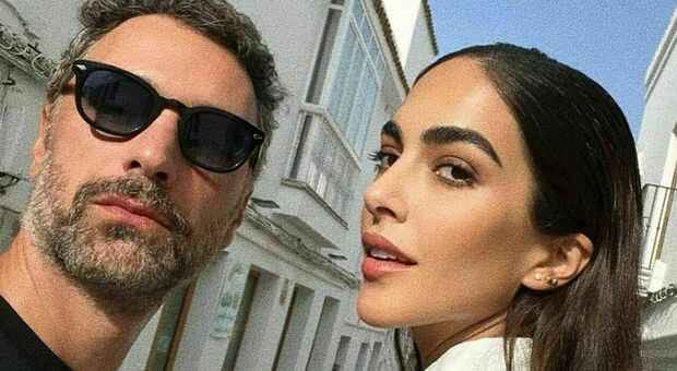 https://statics.cedscdn.it/photos/MED/2025/05/20/8848100_20180813_7262979_02141753_rocio_morales_matrimonio_raoul_bova.jpg