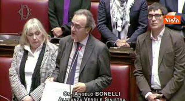 https://statics.cedscdn.it/photos/MED/2025/05/21/8849847_poster.jpg