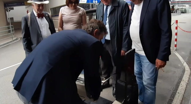 https://statics.cedscdn.it/photos/MED/2025/05/21/8850119_poster.jpg