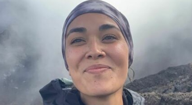 https://statics.cedscdn.it/photos/MED/2025/05/21/8850491_21205859_scomparsa_papa_suicidio_quando_riappare_no_funerale_bufera_hannah_kabayashi_oggi_21_5_2025.jpg