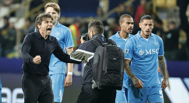https://statics.cedscdn.it/photos/MED/2025/05/22/8851972_22093212_napoli_conte.jpg