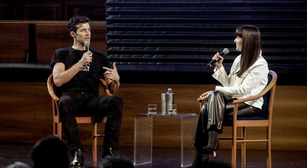 https://statics.cedscdn.it/photos/MED/2025/05/22/8852487_22180637_roberto_bolle_cattolica_milano_papa_sinner_cosa_ha_detto_oggi_22_5_2025.jpg
