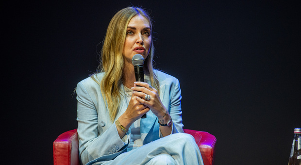 https://statics.cedscdn.it/photos/MED/2025/05/22/8852496_22200844_chiara_ferragni_lite_bodyguard_giornalista_pomeriggio_5_tronchetti_provera_oggi_22_5_2025.jpg