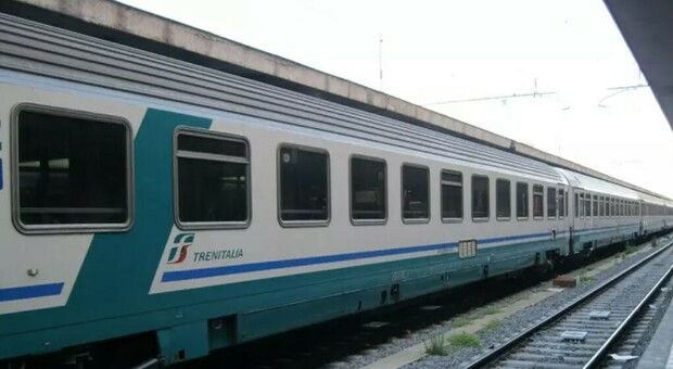 https://statics.cedscdn.it/photos/MED/2025/05/22/8852531_22184815_ragazza_morta_treno_como.jpg