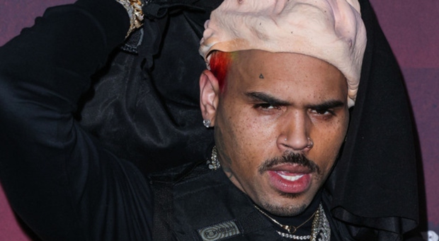 https://statics.cedscdn.it/photos/MED/2025/05/22/8852612_22194751_chris_brown_rilasciato_cauzione_arresto_londra_oggi_22_5_2025.jpg
