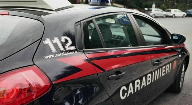 https://statics.cedscdn.it/photos/MED/2025/05/23/8854221_23110550_picchia_uomo_avances_fidanzata_pericolo_di_vita_tentato_omicidio_ragusa_oggi_23_5_2025.jpg