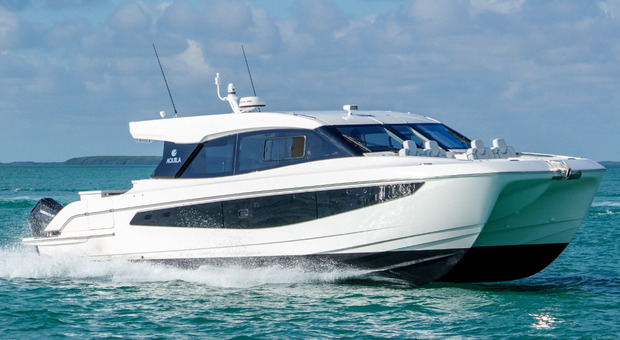 Aquila 42 Coupé, catamarano sportivo con due cabine