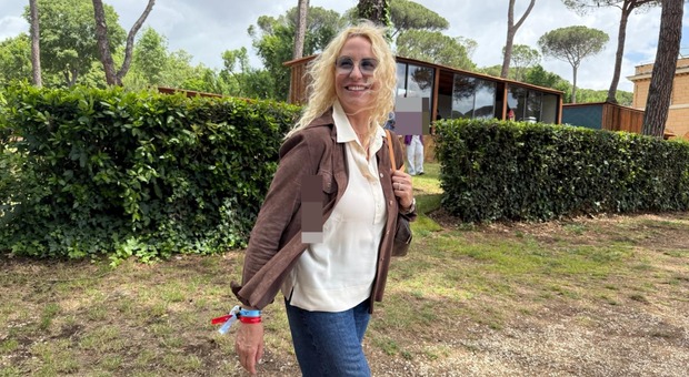https://statics.cedscdn.it/photos/MED/2025/05/23/8854521_23152259_antonella_clerici.jpg
