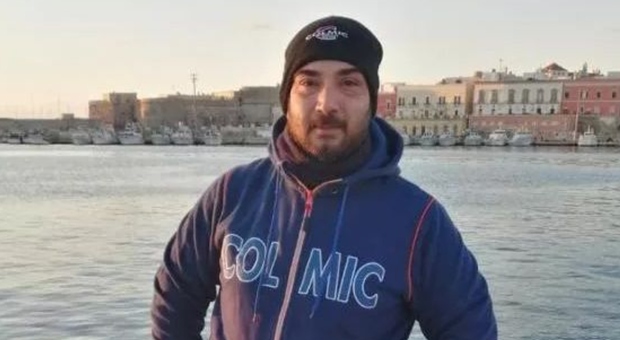 https://statics.cedscdn.it/photos/MED/2025/05/23/8854767_23183847_giuseppe_greco_morto_dopo_dimissioni_aperta_inchiesta_lecce_oggi_23_5_2025.jpg