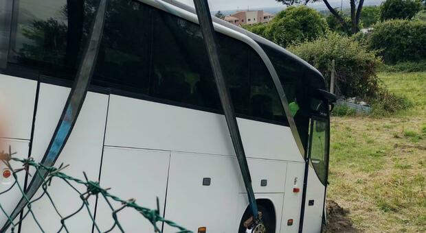 Il mistero del bus precipitato a Marino: guasto o negligenza? Il mistero del bus precipitato a Marino: guasto o negligenza?