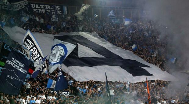 https://statics.cedscdn.it/photos/MED/2025/05/23/8855062_23230302_napoli_scudetto_numeno_4.jpg