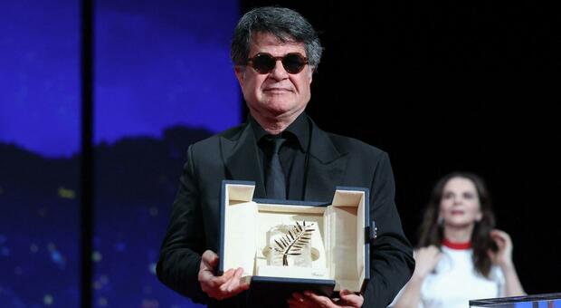 https://statics.cedscdn.it/photos/MED/2025/05/24/8856707_24200121_festival_cannes_tutti_premi_palma_d_oro_jafar_panahi_a_simple_accident_nadia_melliti_wagner_moura_oggi_24_5_2025.jpg