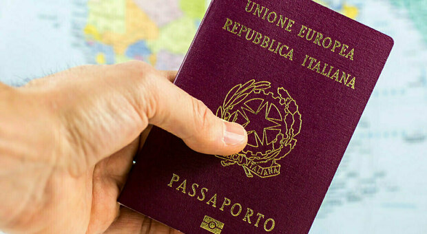 https://statics.cedscdn.it/photos/MED/2025/05/25/8858481_25205549_costo_documenti_italia_oggi.jpg