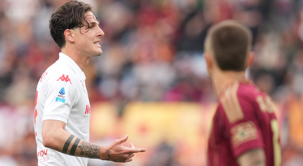 https://statics.cedscdn.it/photos/MED/2025/05/26/8860387_26231623_zaniolo_aggredisce_ragazzo_roma_oggi_27_5_2025.jpg