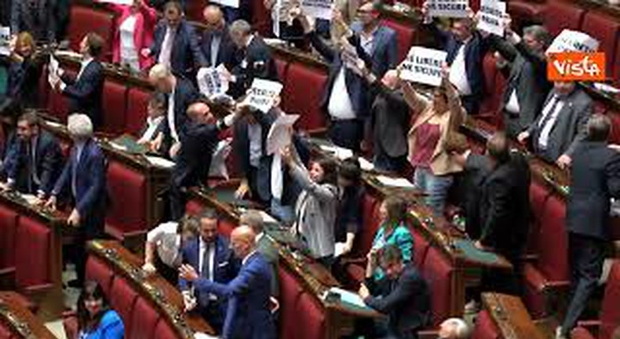 https://statics.cedscdn.it/photos/MED/2025/05/29/8866785_poster.jpg