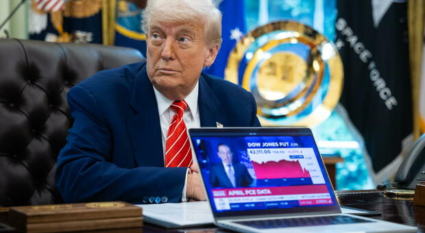 https://statics.cedscdn.it/photos/MED/2025/05/30/8869132_30230124_trump.jpg