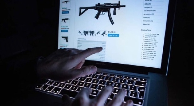 https://statics.cedscdn.it/photos/MED/2025/05/31/8870428_31121300_camorra_darkweb_cosa_compra_traffico_droga_armi_hacker_oggi_31_5_2025.jpg
