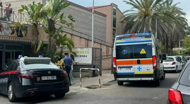https://statics.cedscdn.it/photos/MED/2025/05/31/8870790_31190138_rissa_mamme_gara_nuoto_bambini_tiravano_capelli_bordighera_imperia_oggi_31_5_2025.jpg