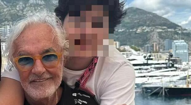 https://statics.cedscdn.it/photos/MED/2025/06/01/8872062_01081604_leni_e_falco_al_gp_di_monaco_censored.jpg