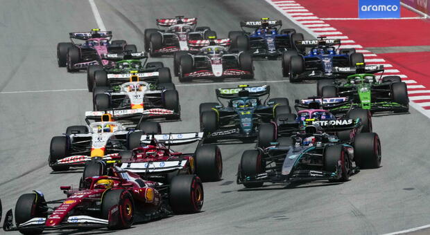 https://statics.cedscdn.it/photos/MED/2025/06/01/8872398_01170436_gp_di_spagna_f1_pagelle_top_flop_oggi_1_6_2025.jpg
