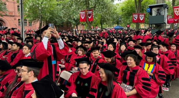 https://statics.cedscdn.it/photos/MED/2025/06/02/8873585_02074618_universita_migliori_mondo_crollano_italiane_cinesi_meglio_americane_classifica_sorprese_oggi_2_6_2025.jpg