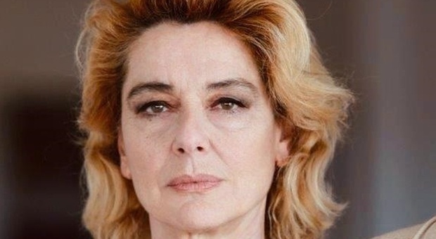 https://statics.cedscdn.it/photos/MED/2025/06/02/8873670_02101122_monica_guerritore_chi_e_carriera.jpg