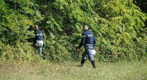 https://statics.cedscdn.it/photos/MED/2025/06/02/8873861_02143714_cadavere_uomo_parco_gazzera.jpg