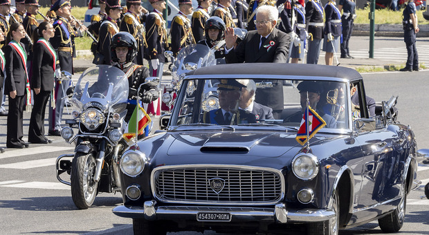 https://statics.cedscdn.it/photos/MED/2025/06/02/8873971_02163915_lalanciaflaminiapresidenzialeaccompagnailpresidentedellarepubblicaitalianaallacelebrazionedel2giugnolalanciaflaminiapresidenzialeaccompagnailpresidentedellarepubblicaitalianaallacelebrazionedel2giugno.jpg