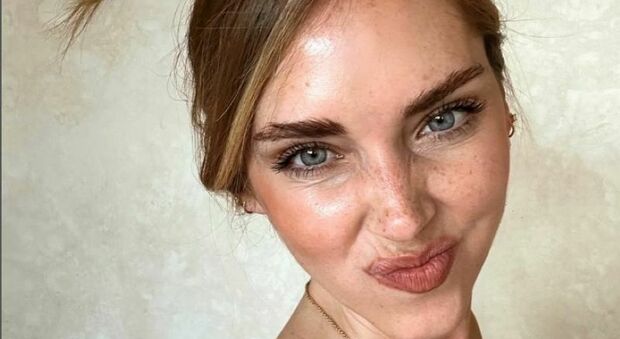 https://statics.cedscdn.it/photos/MED/2025/06/02/8874185_02204019_chiara_ferragni_ballando.jpg