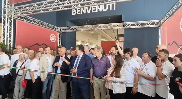 https://statics.cedscdn.it/photos/MED/2025/06/03/8875727_poster.jpg