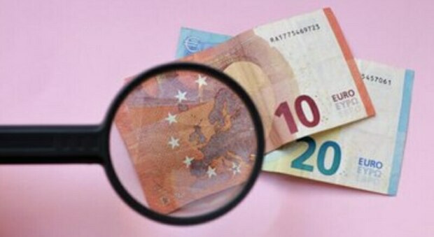 https://statics.cedscdn.it/photos/MED/2025/06/03/8876073_03183039_truffa_banconote_false_metodo_per_riconoscere_euro_oggi_3_6_2025.jpg