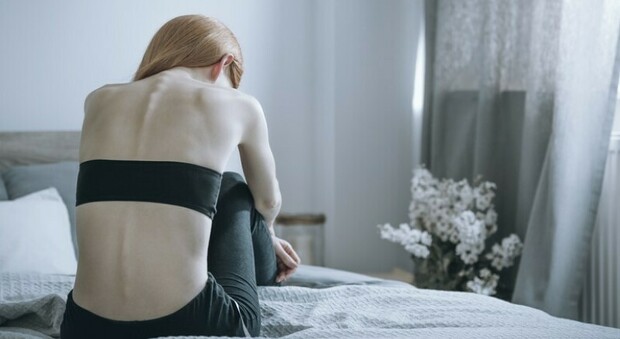 https://statics.cedscdn.it/photos/MED/2025/06/04/8877900_04145117_anoressia.jpg