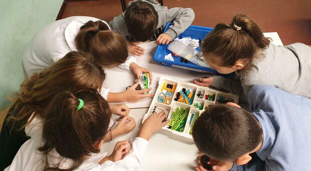 https://statics.cedscdn.it/photos/MED/2025/06/05/8880261_05110157_bambini_gioco.jpg