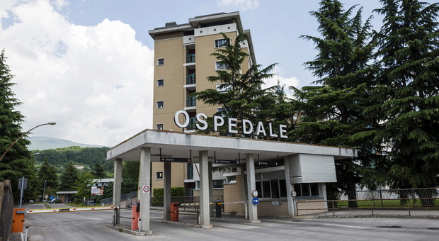 Anziana dimessa dall'ospedale dopo la frattura del bacino, la denuncia del figlio (e la lettera a Zaia): «Tutto sulle spalle della famiglia»