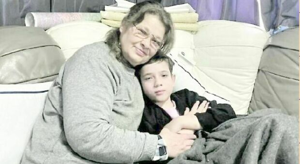 https://statics.cedscdn.it/photos/MED/2025/06/05/8881042_05231240_nonna_olena.jpg