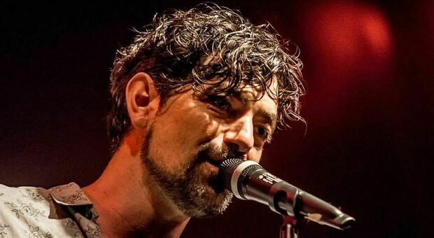 https://statics.cedscdn.it/photos/MED/2025/06/06/8882360_06105745_gianfranco_butinar_morto_eta_comico_infarto_oggi_6_6_2025.jpg