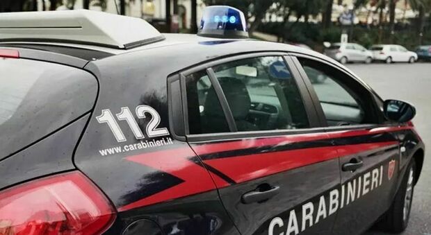 https://statics.cedscdn.it/photos/MED/2025/06/08/8886129_08132353_anziano_spara_moglie_uccide_colpo_testa_lecce_oggi_8_6_2025.jpg