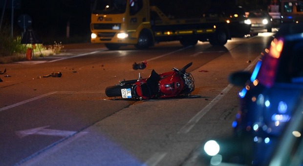 https://statics.cedscdn.it/photos/MED/2025/06/09/8887533_09095624_moto_morti_fidanzati_lago_garda_oggi.jpg