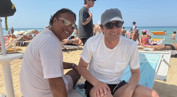https://statics.cedscdn.it/photos/MED/2025/06/09/8887867_09163416_antonio_conte_spiaggia_monopoli.jpg