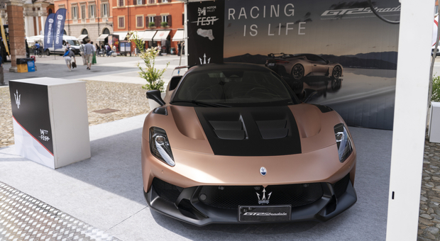https://statics.cedscdn.it/photos/MED/2025/06/09/8888054_09193448_small_26383_01_maserati_gt2_stradale_motorvalley_fest_modena_2025.jpg