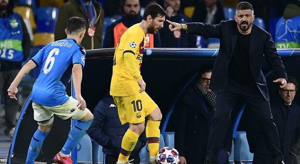 Gattuso sulla panchina del Napoli nella partita di Champions contro il Barcellona