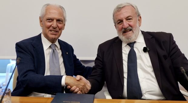 A illustrare il progetto sono stati il governatore pugliese Michele Emiliano (a destra) e il vicepresidente esecutivo di Pirelli, Marco Tronchetti Provera (a sinistra)