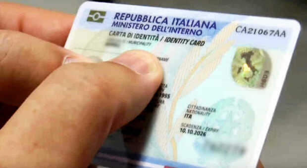 https://statics.cedscdn.it/photos/MED/2025/06/10/8890185_10203623_carta_identita_elettronica_spid.jpg