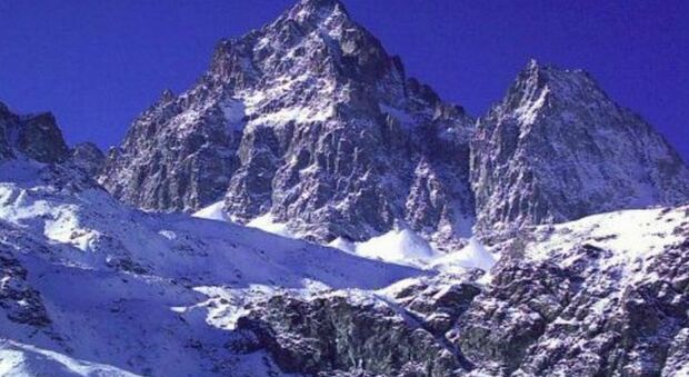 https://statics.cedscdn.it/photos/MED/2025/06/11/8891698_11114032_alpinisti_dispersi_monviso_morti_canale_coolige_oggi_11_6_2025.jpg
