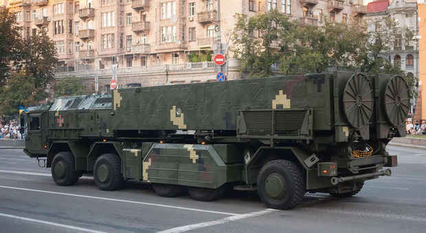 https://statics.cedscdn.it/photos/MED/2025/06/12/8894165_12165716_new_ukrainian_ballistic_missile_threatens_russian_rear_and_reduces_kyivs_reliance_on_western_arms_3fbea3d3.jpg