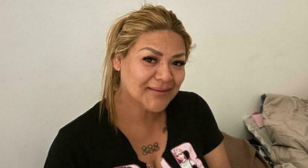 https://statics.cedscdn.it/photos/MED/2025/06/12/8894215_12180023_ana_sergia_alcivar_chenche_morta_dopo_liposuzione_autopsia_roma_oggi_12_6_2025.jpg