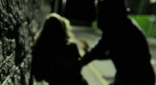https://statics.cedscdn.it/photos/MED/2025/06/12/8894370_12200841_molesta_.jpg