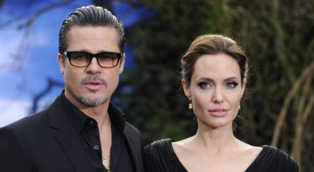https://statics.cedscdn.it/photos/MED/2025/06/12/8894517_12215621_brad_pitt_angelina_jolie_divorzio_cosa_ha_detto_oggi_12_6_2025.jpg